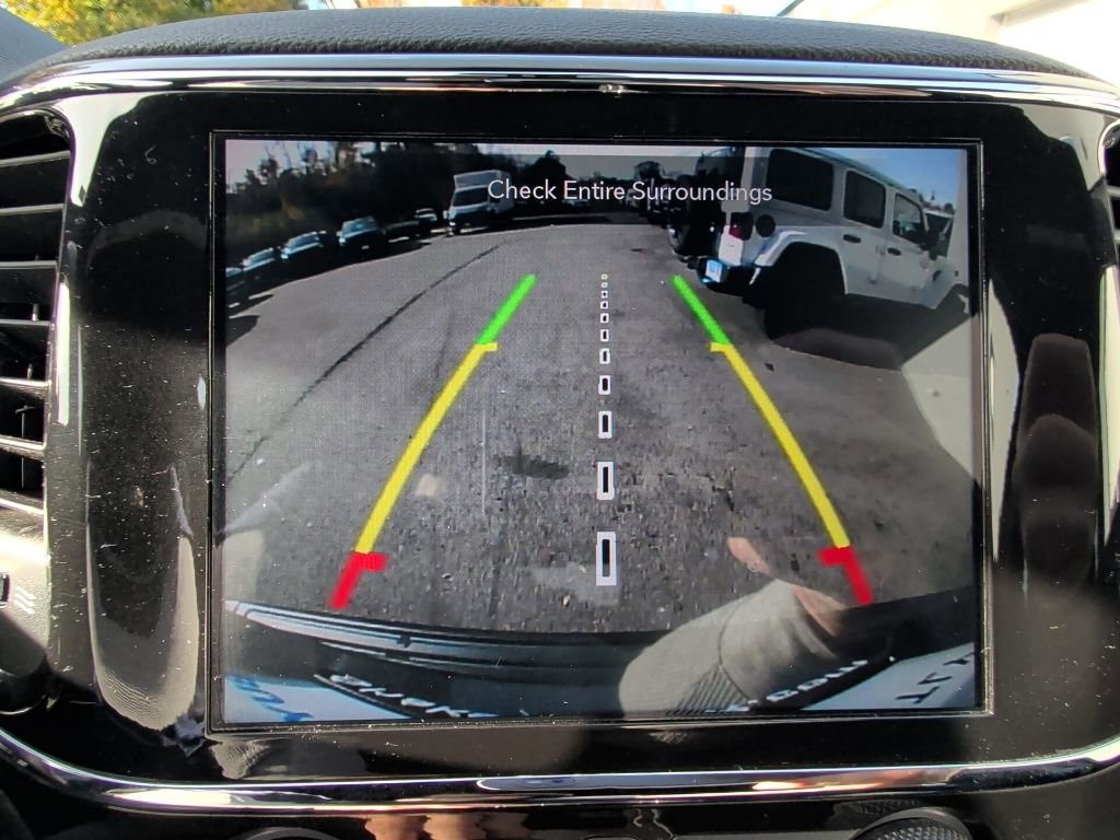 Used 2021 Jeep Grand Cherokee Laredo X image 22