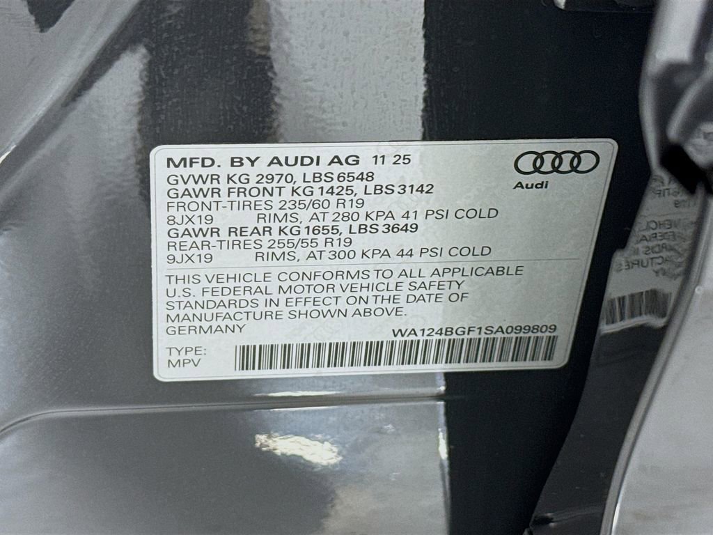 Used 2025 Audi Q6 e-tron Premium Plus image 35
