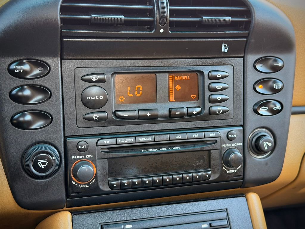 Used 2004 Porsche Boxster S image 28