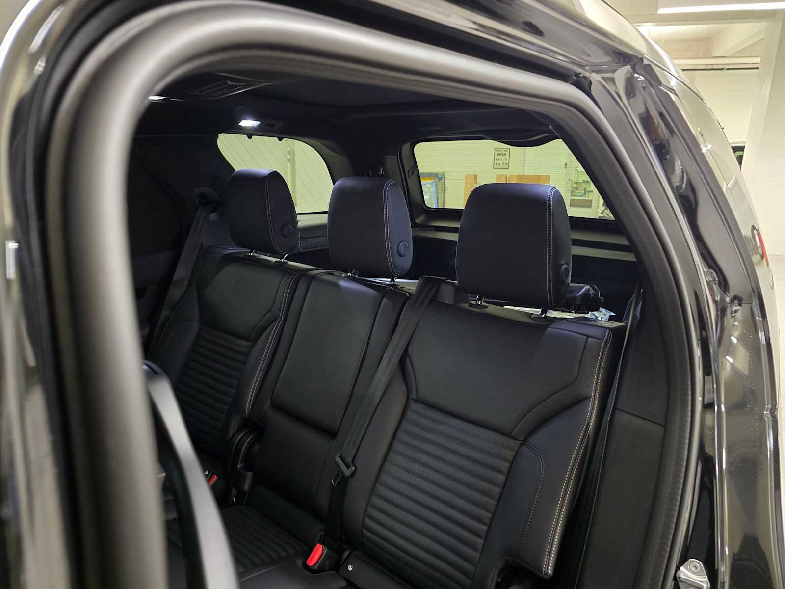 New 2026 Land Rover Discovery S image 19