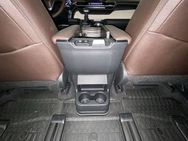 Used 2023 Toyota Sienna Platinum FWD image 30