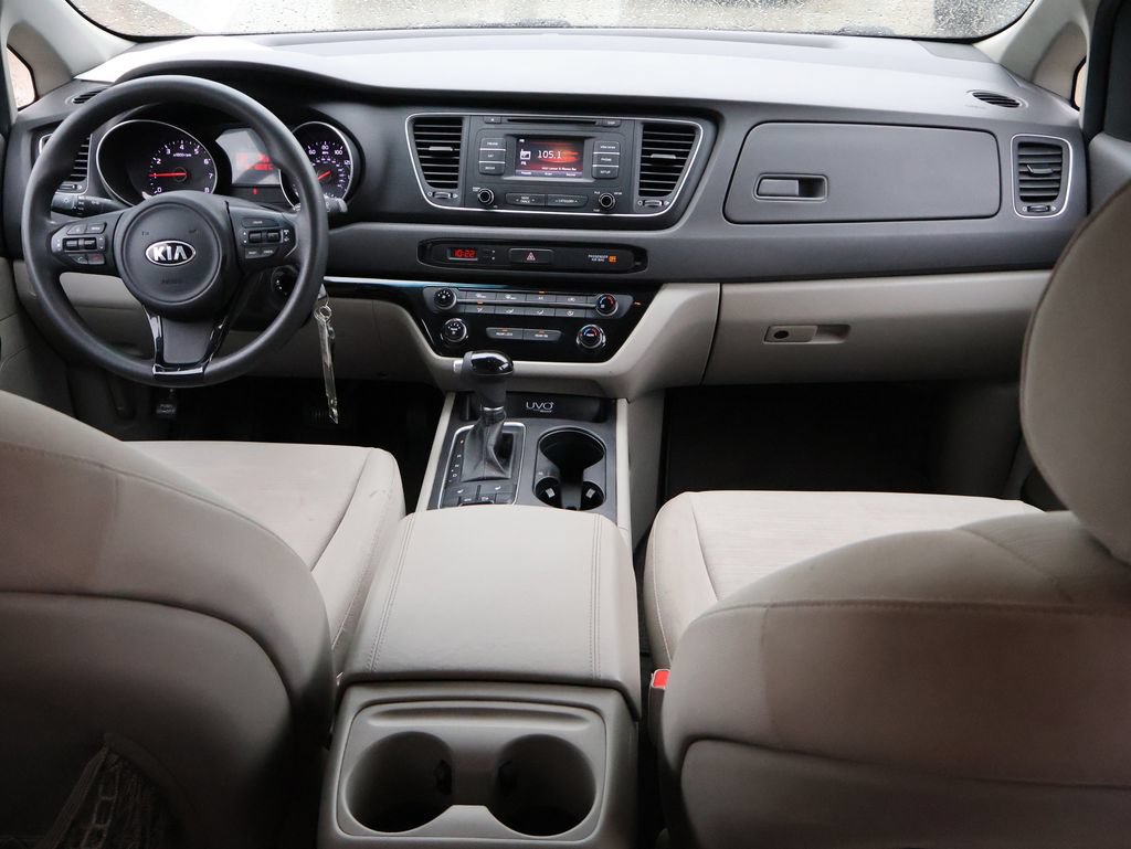 Used 2015 Kia Sedona LX w/ LX Convenience Package FWD image 17