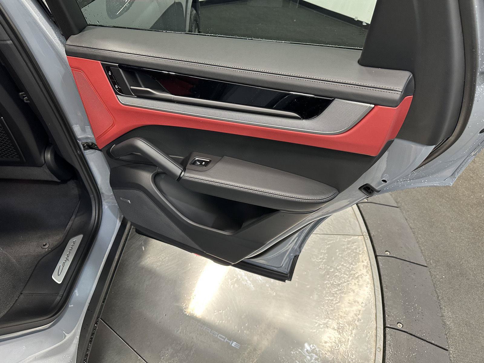 New 2026 Porsche Cayenne Coupe AWD/4WD image 38