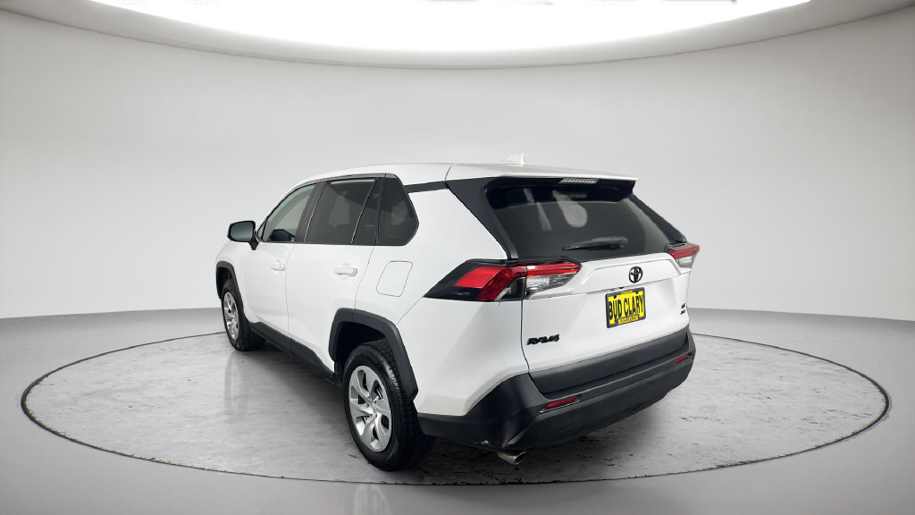 Used 2022 Toyota RAV4 LE AWD/4WD image 11