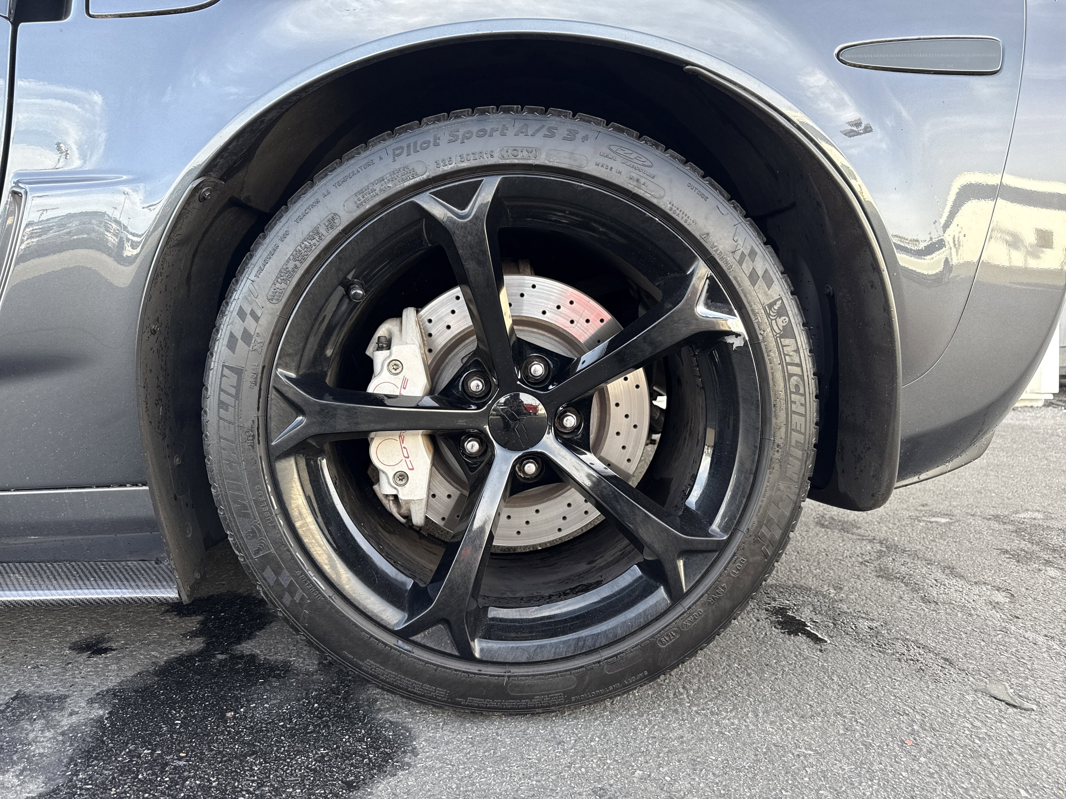 Used 2011 Chevrolet Corvette Grand Sport w/ Preferred Equipment Group image 3