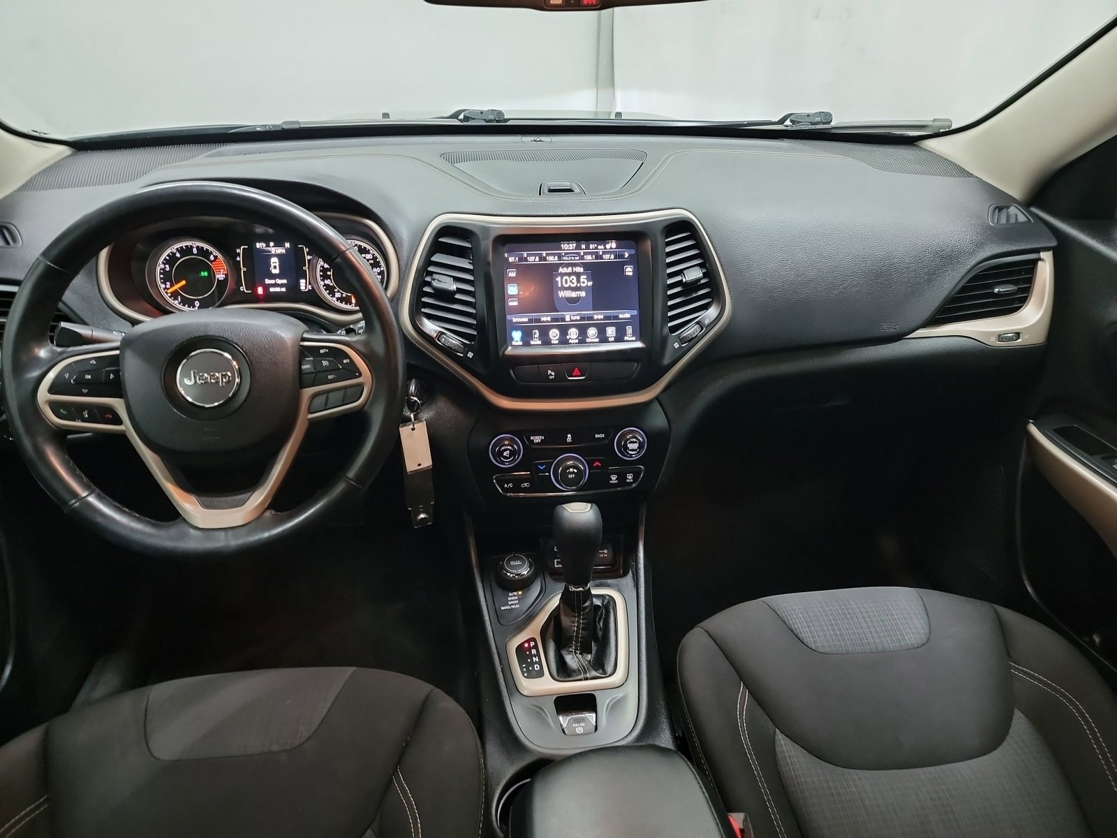 Used 2017 Jeep Cherokee Latitude w/ Safety/Convenience Group image 15