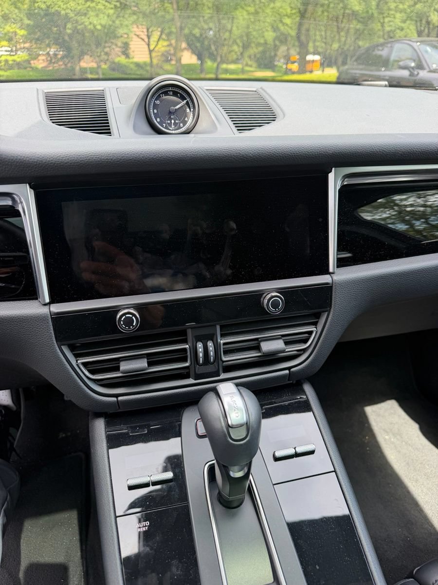 Used 2023 Porsche Macan S AWD/4WD image 6