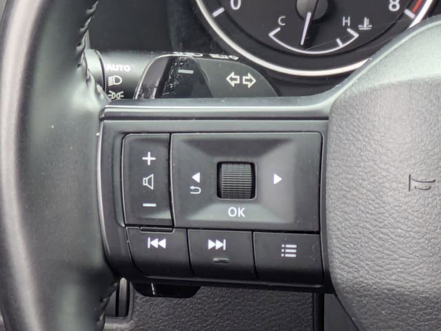 Used 2025 Nissan Rogue SV image 22