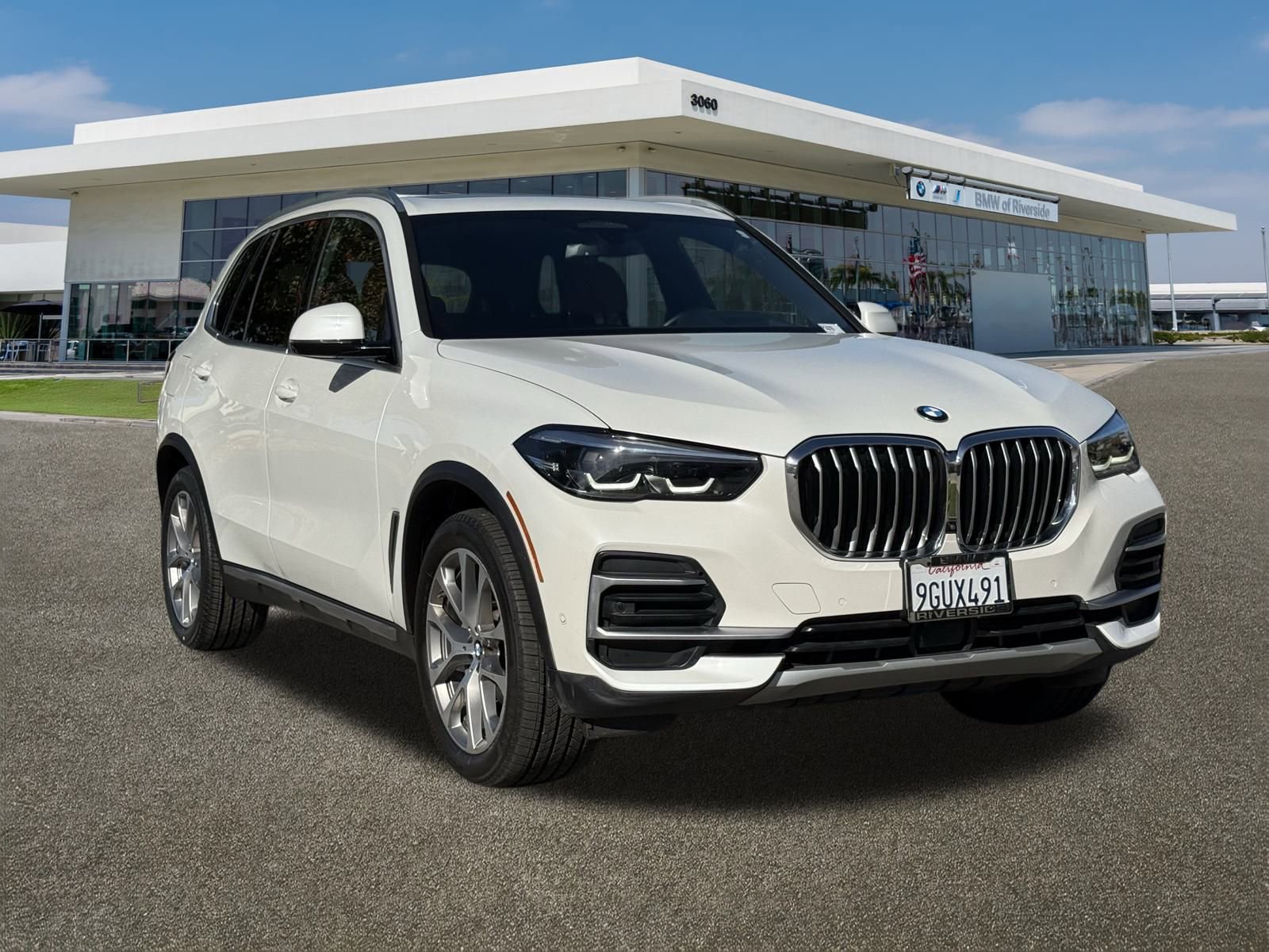 Certified 2022 BMW X5 xDrive40i image 2