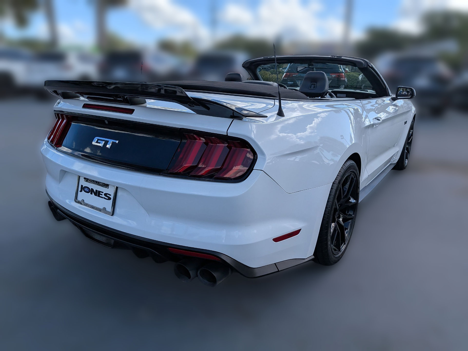 Used 2017 Ford Mustang GT Premium RWD image 4