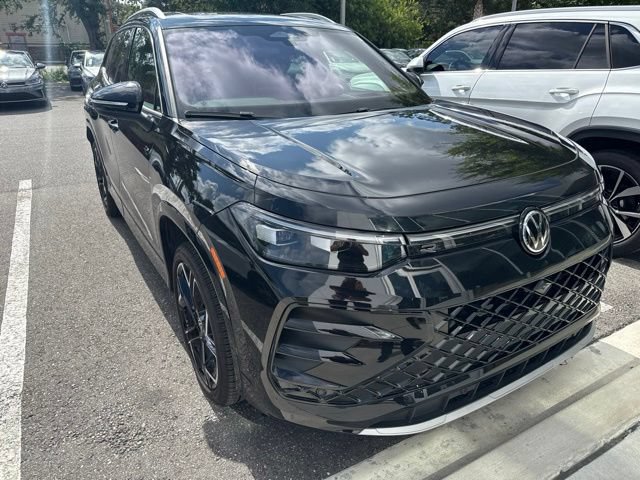 Used 2025 Volkswagen Tiguan SEL R-Line