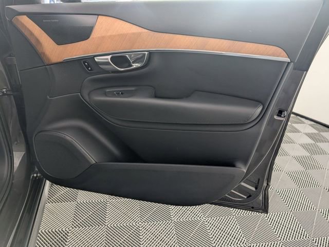 Used 2023 Volvo XC90 T8 Plus w/ Protection Package Premier image 34