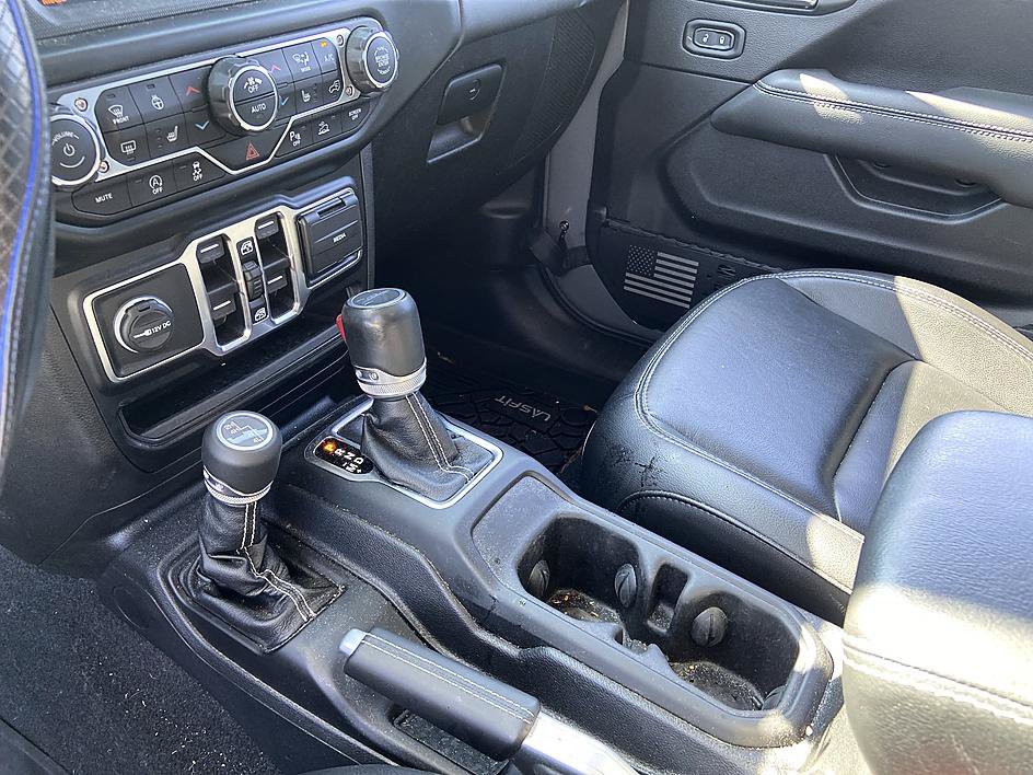 Used 2020 Jeep Gladiator Overland AWD/4WD image 14