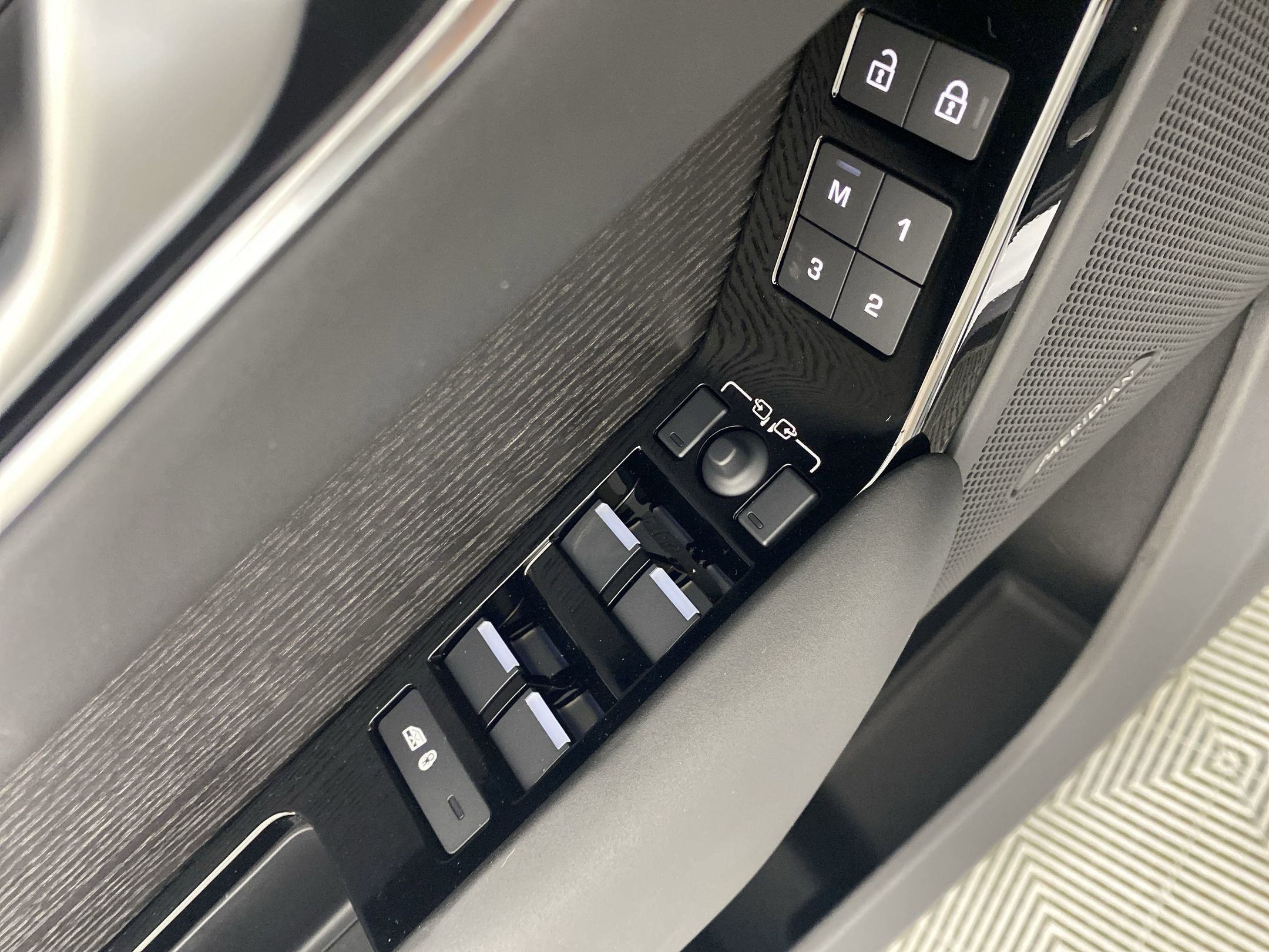 Used 2026 Land Rover Range Rover Velar S image 10