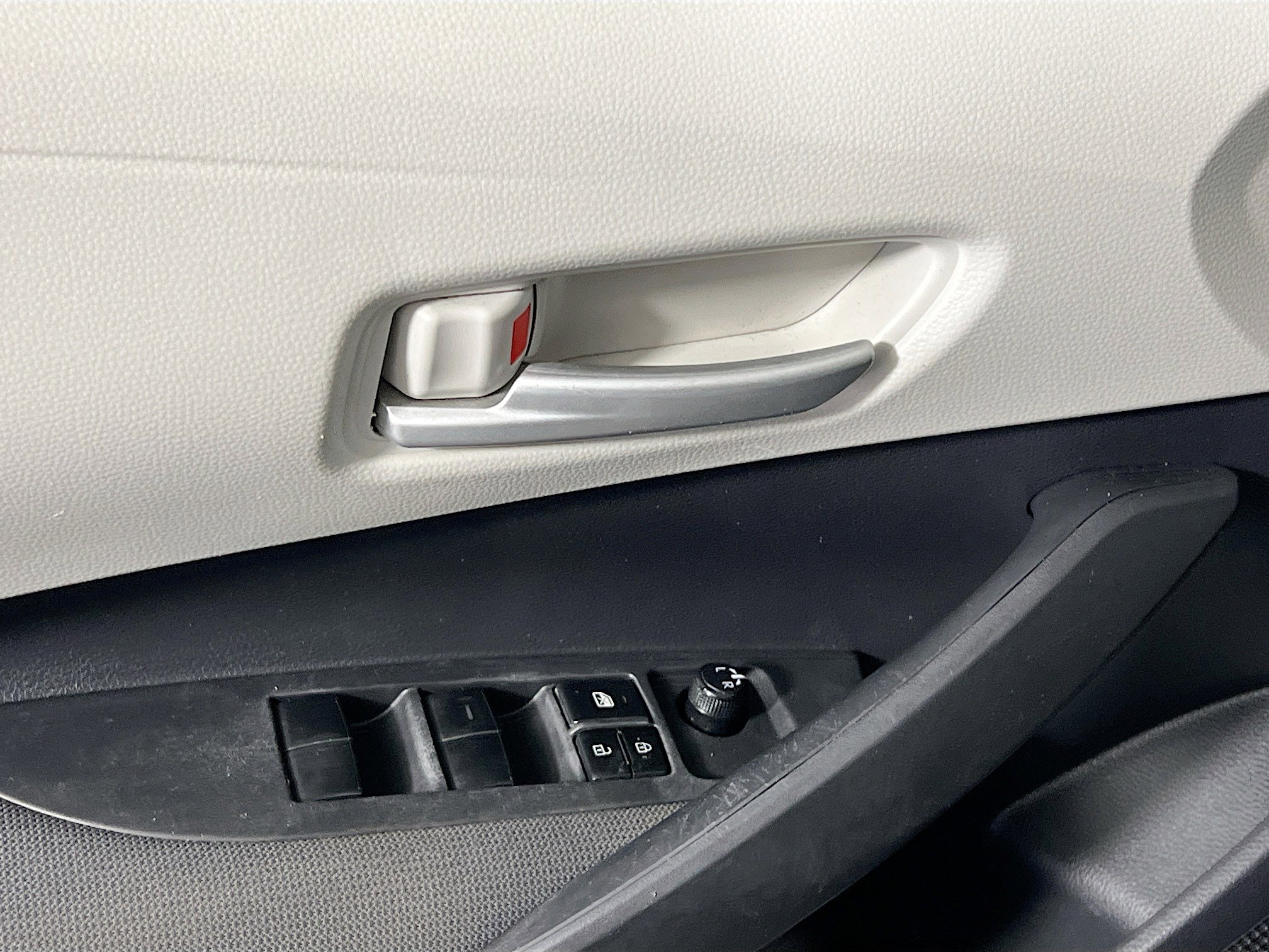 Used 2020 Toyota Corolla L image 16