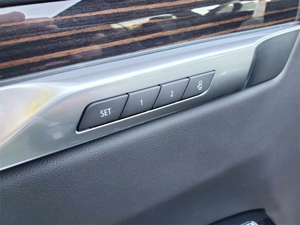 New 2026 Cadillac Escalade ESV Luxury w/ LPO, Radiant Package image 9