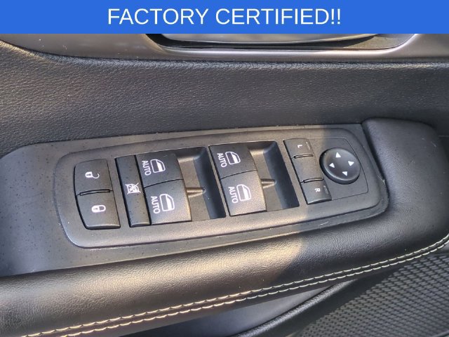 Certified 2026 Chrysler Pacifica Select FWD image 14