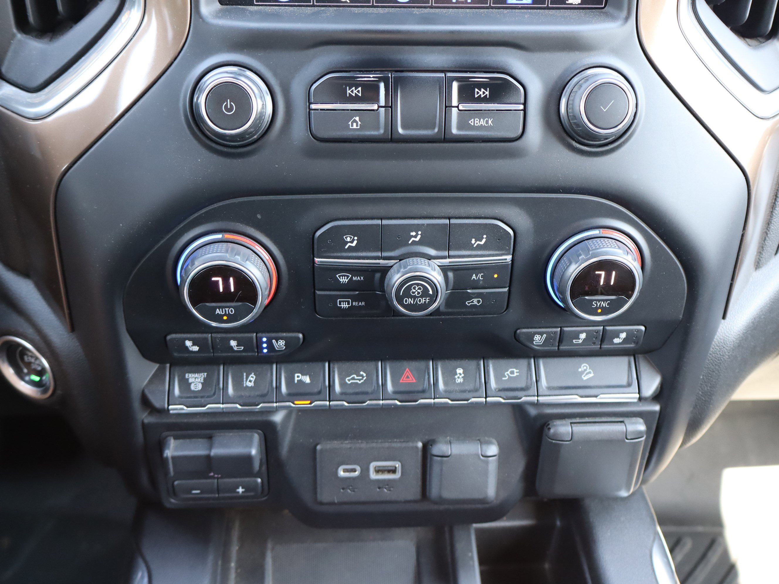 Used 2020 Chevrolet Silverado 3500 High Country w/ Z71 Off-Road Package AWD/4WD image 33