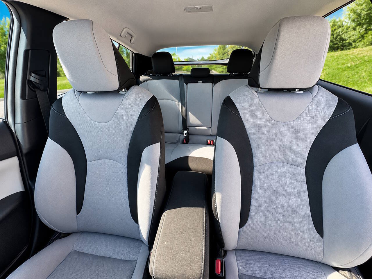 Used 2019 Toyota Prius LE FWD image 10