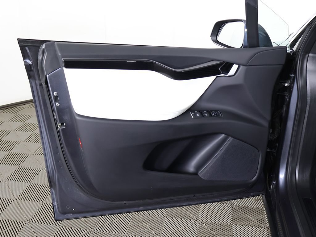 Used 2020 Tesla Model X Long Range image 21