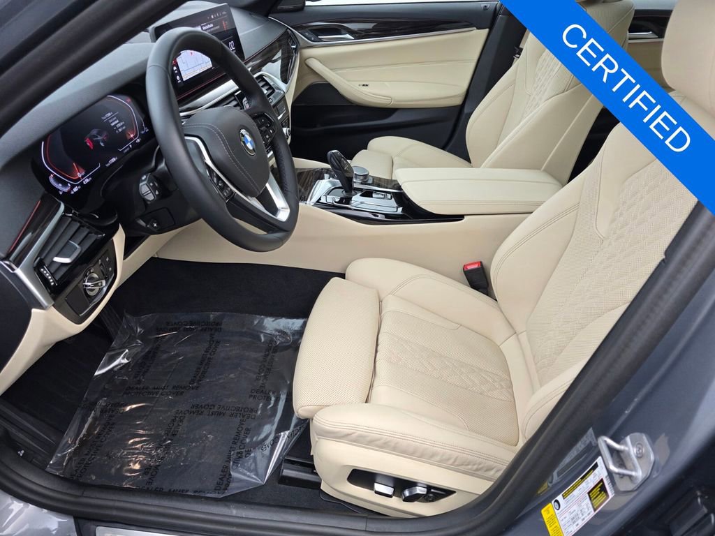 Used 2023 BMW 530i w/ Premium Package image 9