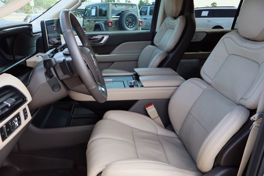 Used 2024 Lincoln Navigator Reserve AWD/4WD image 23