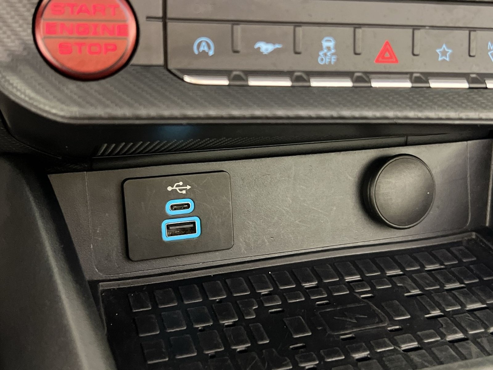 Used 2024 Ford Mustang Premium RWD image 33