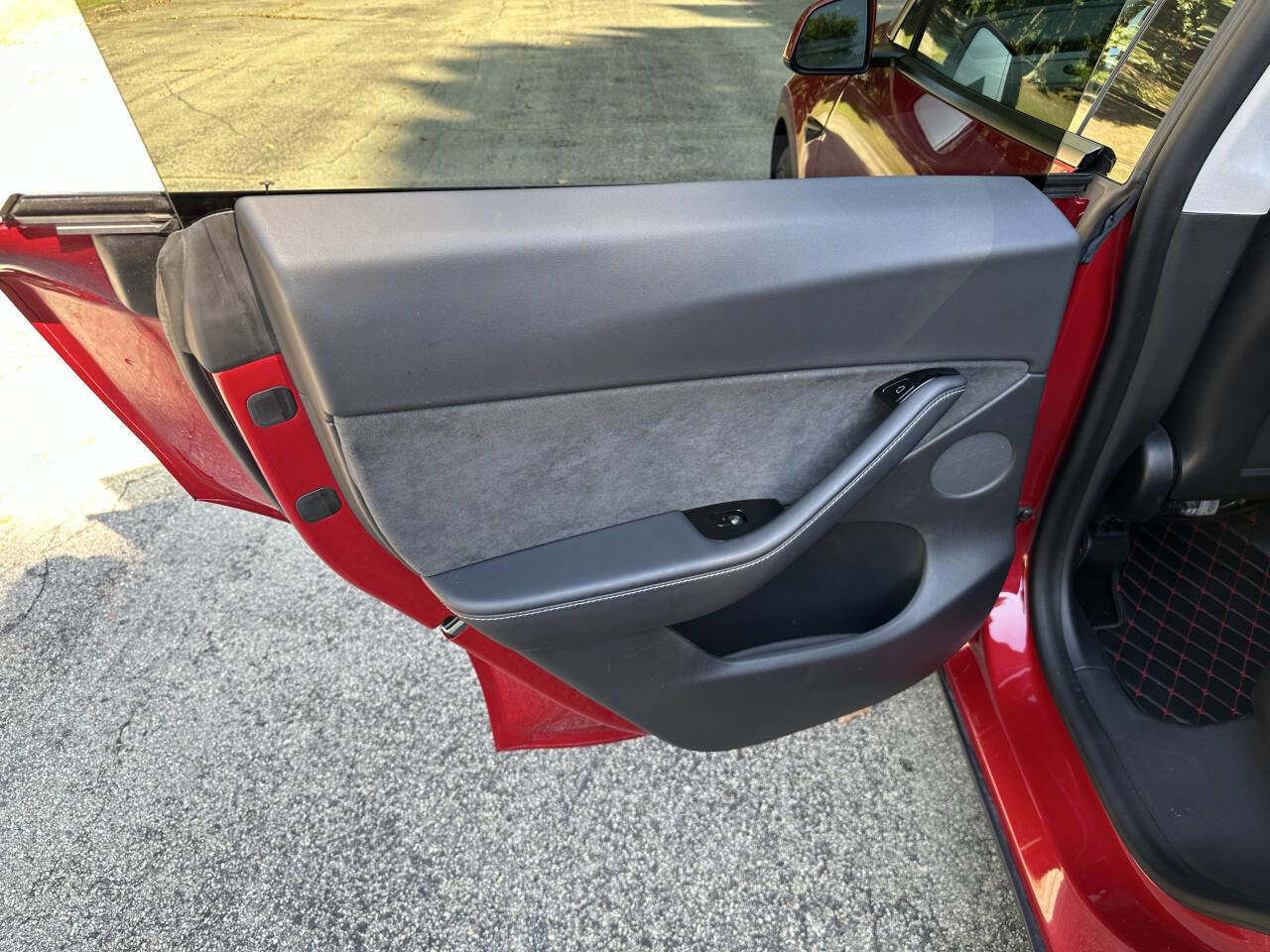 Used 2021 Tesla Model Y Long Range image 21