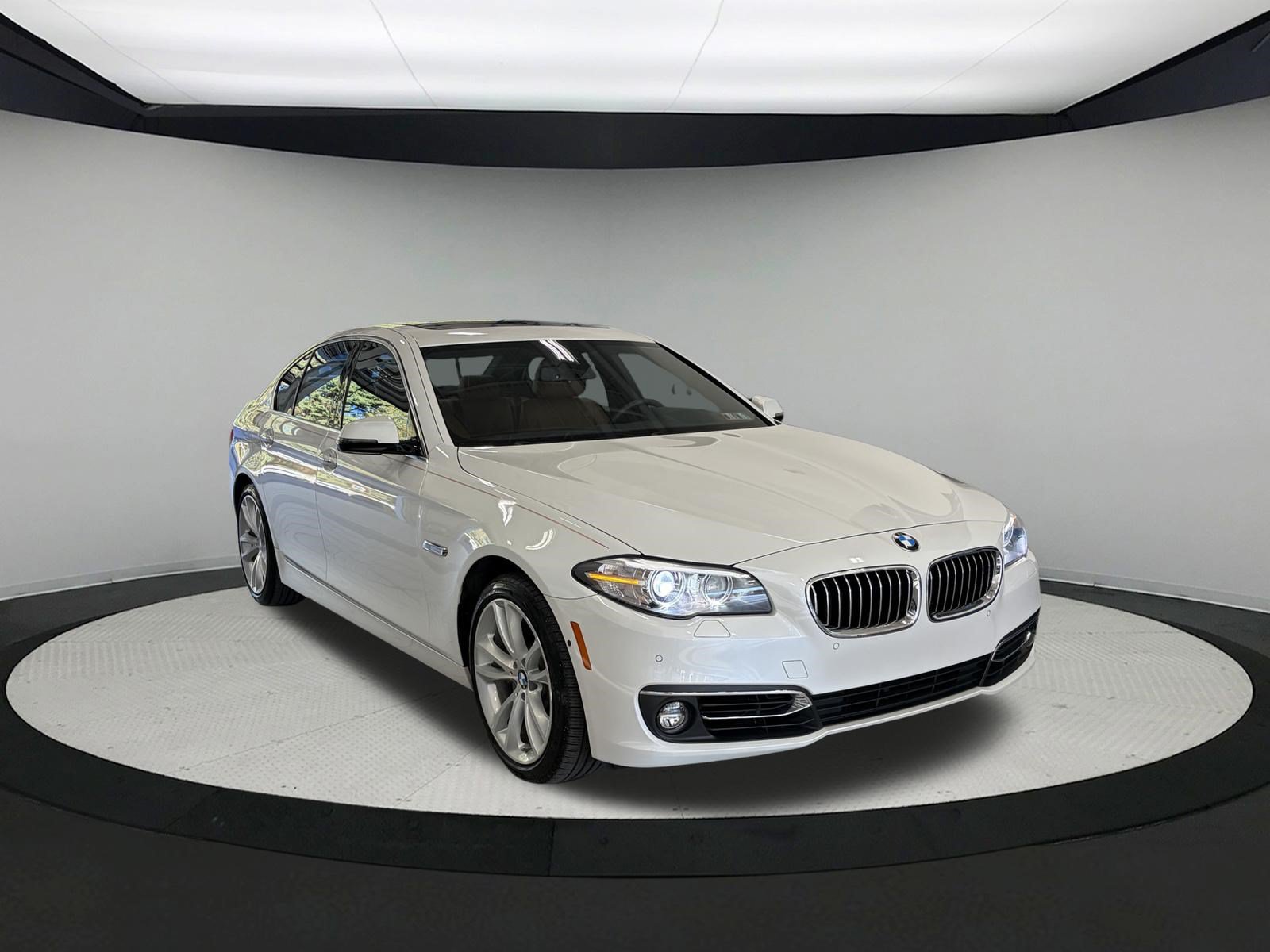 Used 2016 BMW 535i xDrive Sedan AWD/4WD image 3