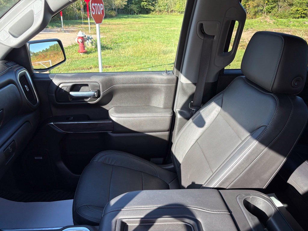 Used 2020 Chevrolet Silverado 1500 LTZ w/ LTZ Plus Package AWD/4WD image 16