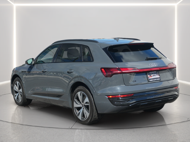 Used 2024 Audi Q8 e-tron Premium AWD/4WD image 3