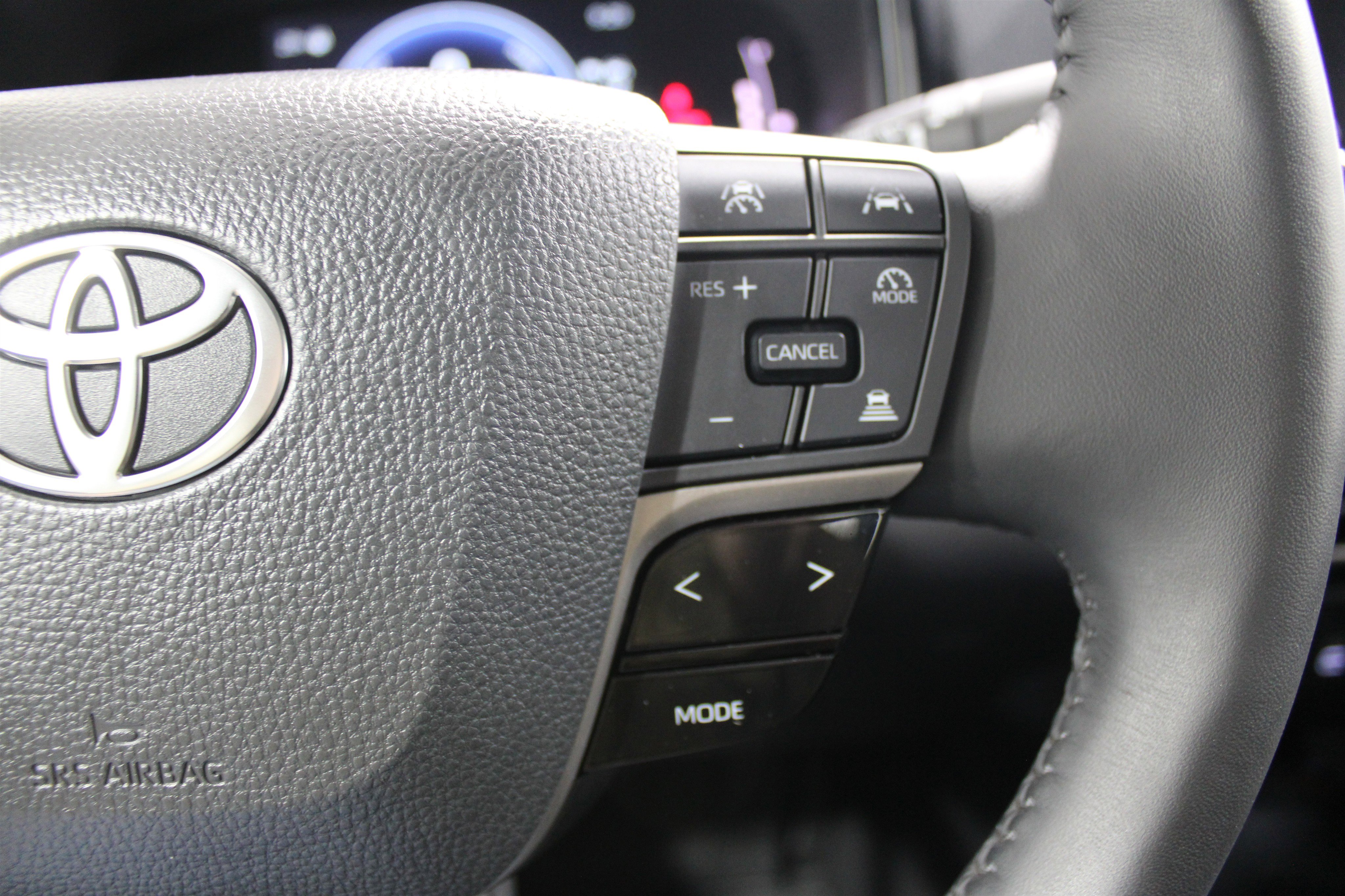 Used 2025 Toyota Camry LE w/ Convenience Package image 11