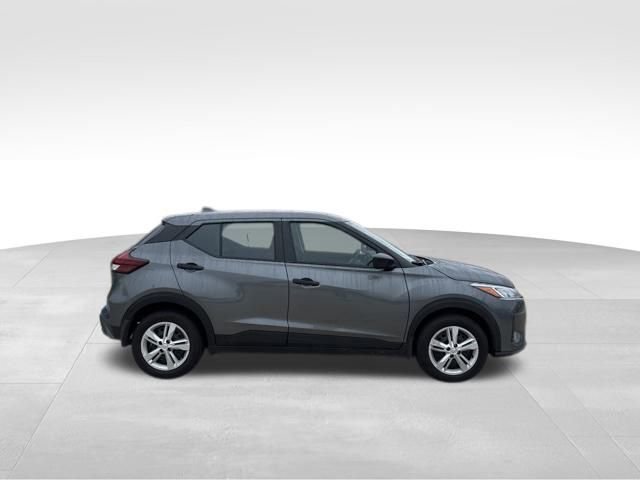 Used 2025 Nissan Kicks Play S image 7