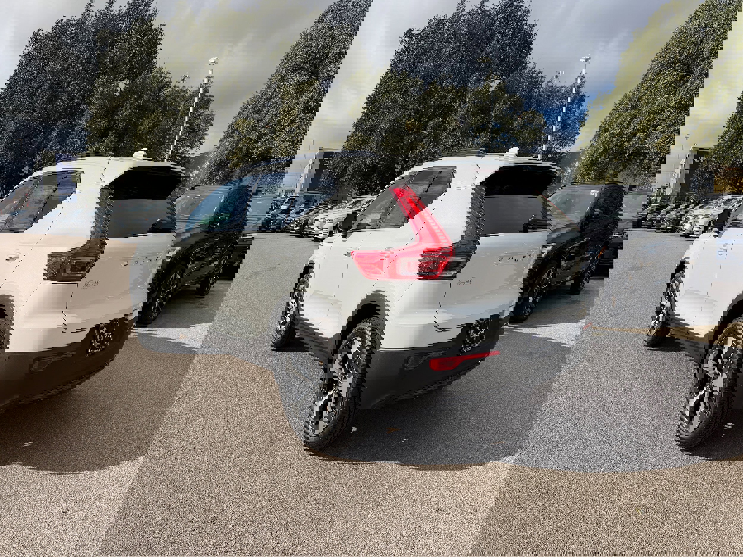 New 2026 Volvo XC40 B5 Plus w/ Protection Package Premier image 4