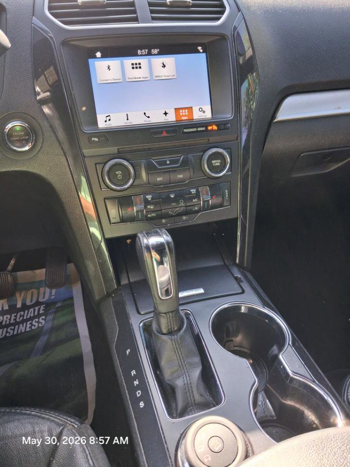 Used 2017 Ford Explorer XLT w/ Equipment Group 202A AWD/4WD image 15
