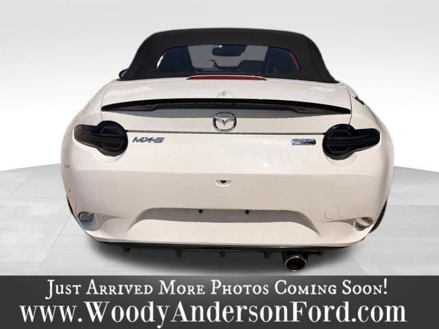 Used 2019 MAZDA MX-5 Miata Grand Touring w/ GT-S Package RWD image 6