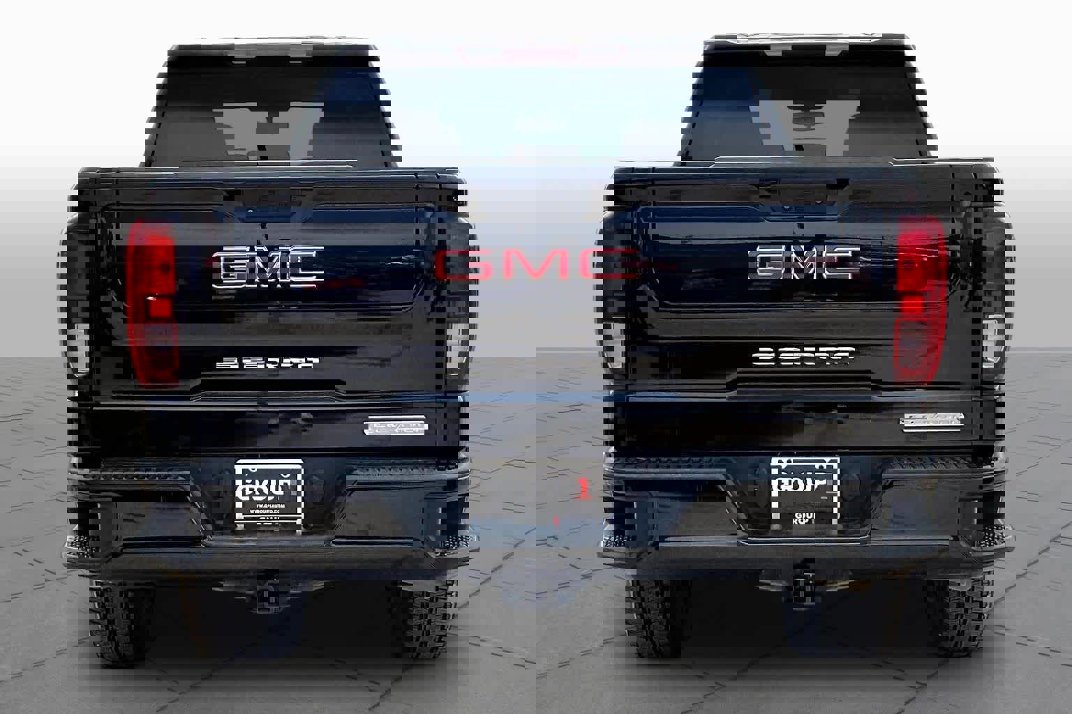 Used 2021 GMC Sierra 1500 Elevation RWD image 5