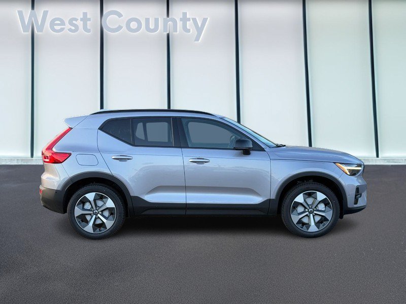 New 2026 Volvo XC40 B5 Plus w/ Protection Package Premier AWD/4WD image 2