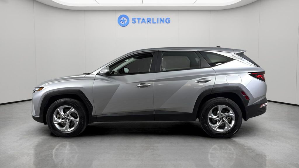 Used 2023 Hyundai Tucson SE image 3