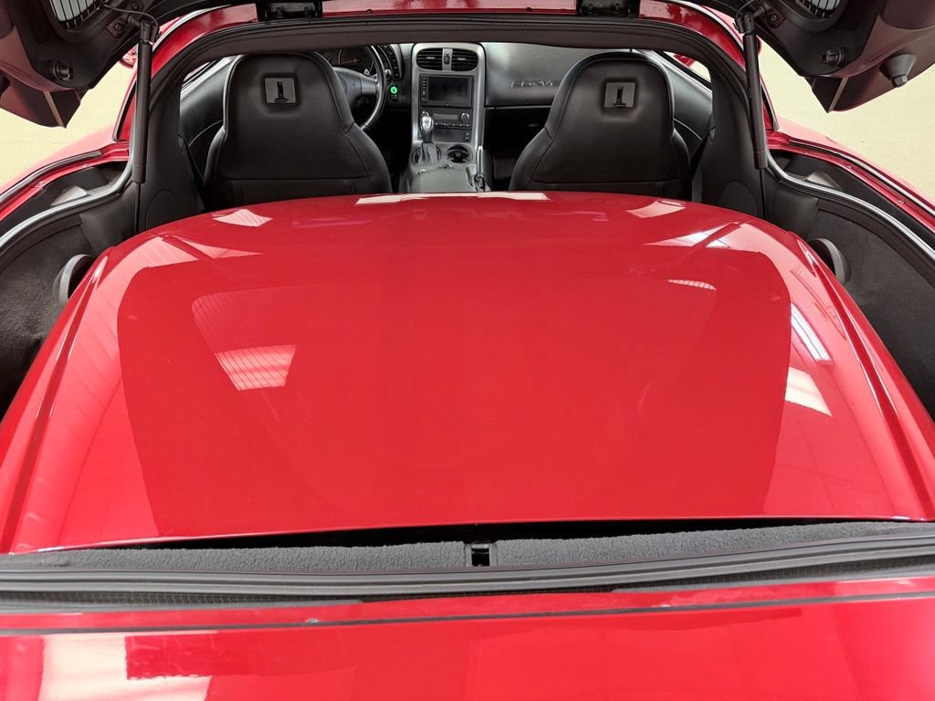 Used 2006 Chevrolet Corvette Coupe w/ Preferred Equipment Group RWD image 16