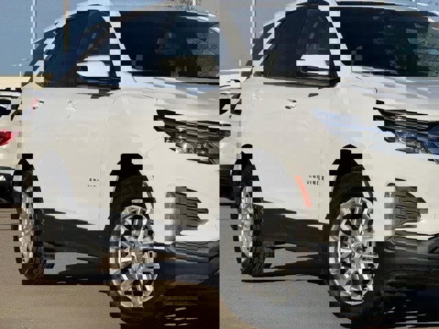 Used 2024 Chevrolet Equinox LT image 3