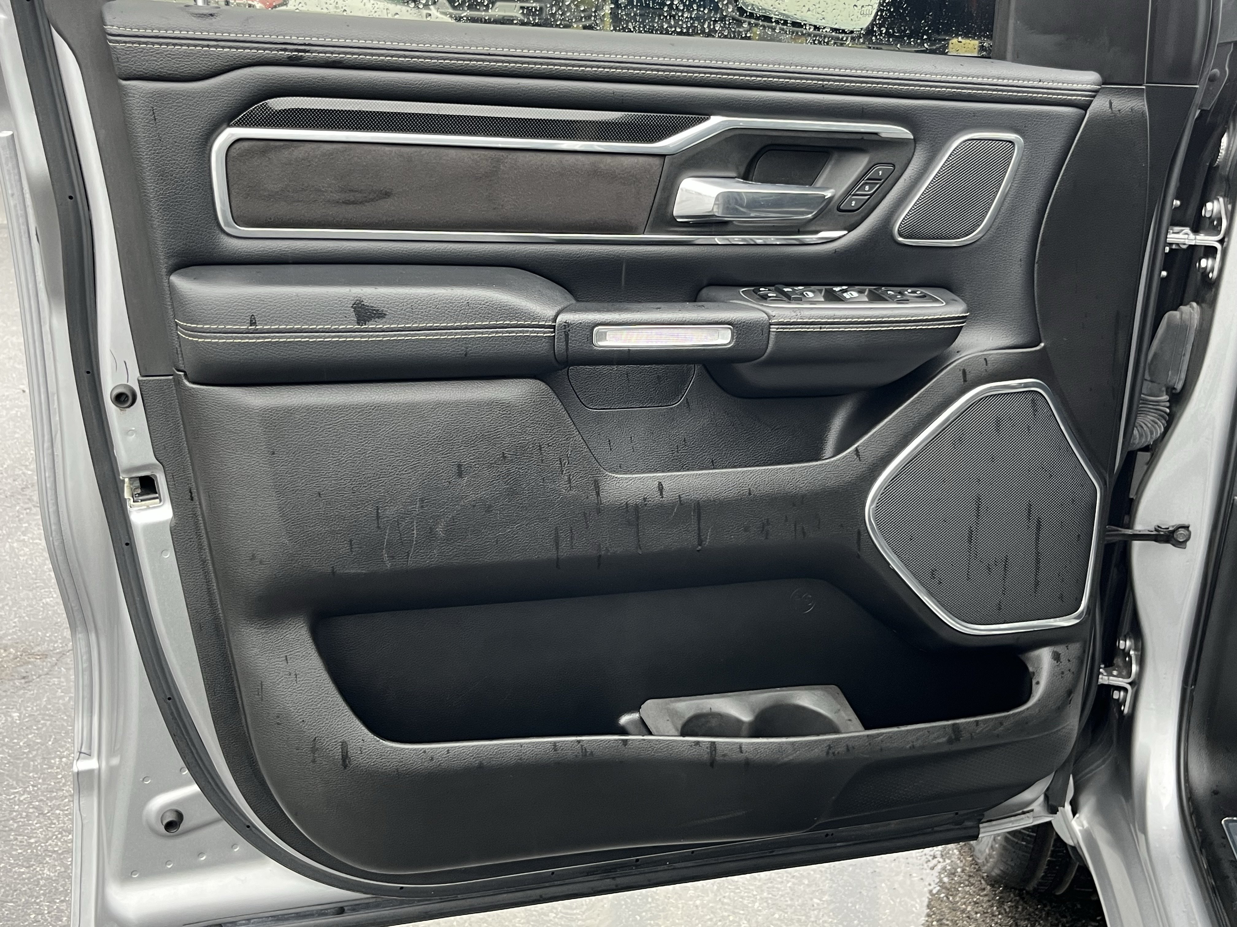 Used 2022 RAM 1500 Laramie AWD/4WD image 21