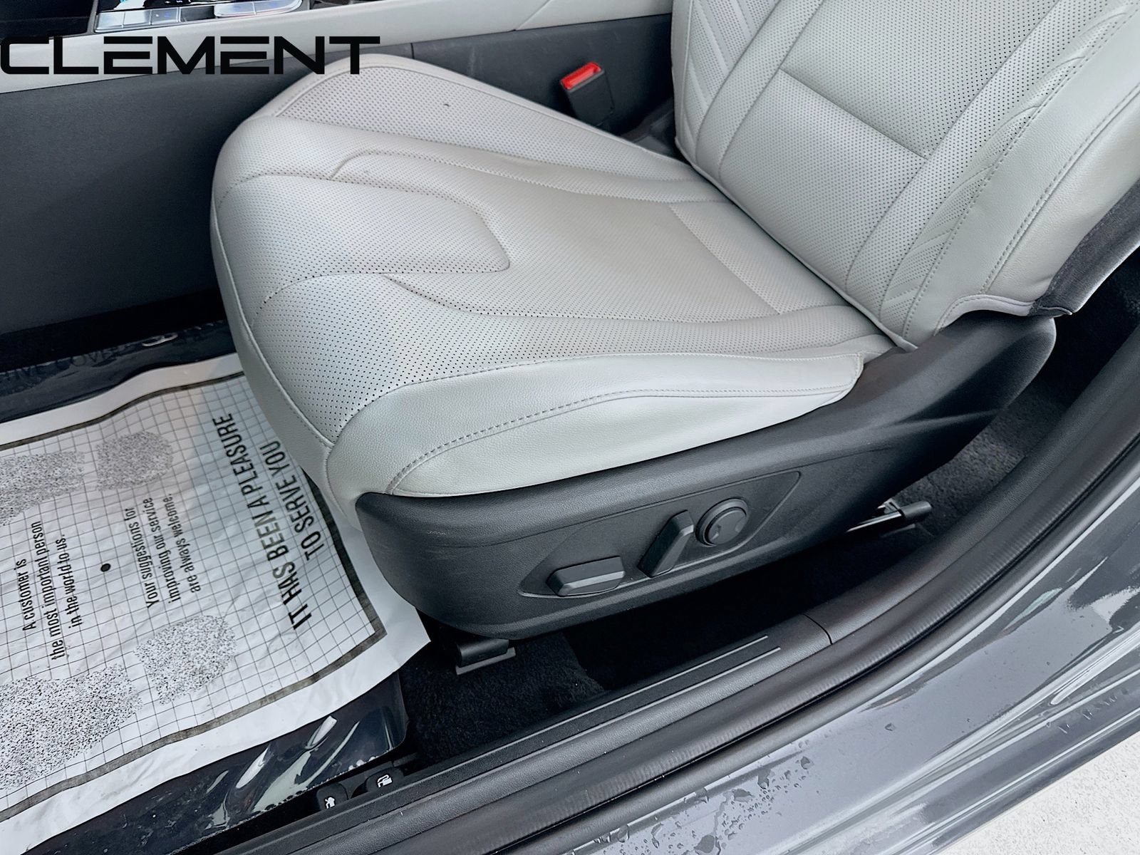 Certified 2024 Hyundai Elantra Limited FWD image 30