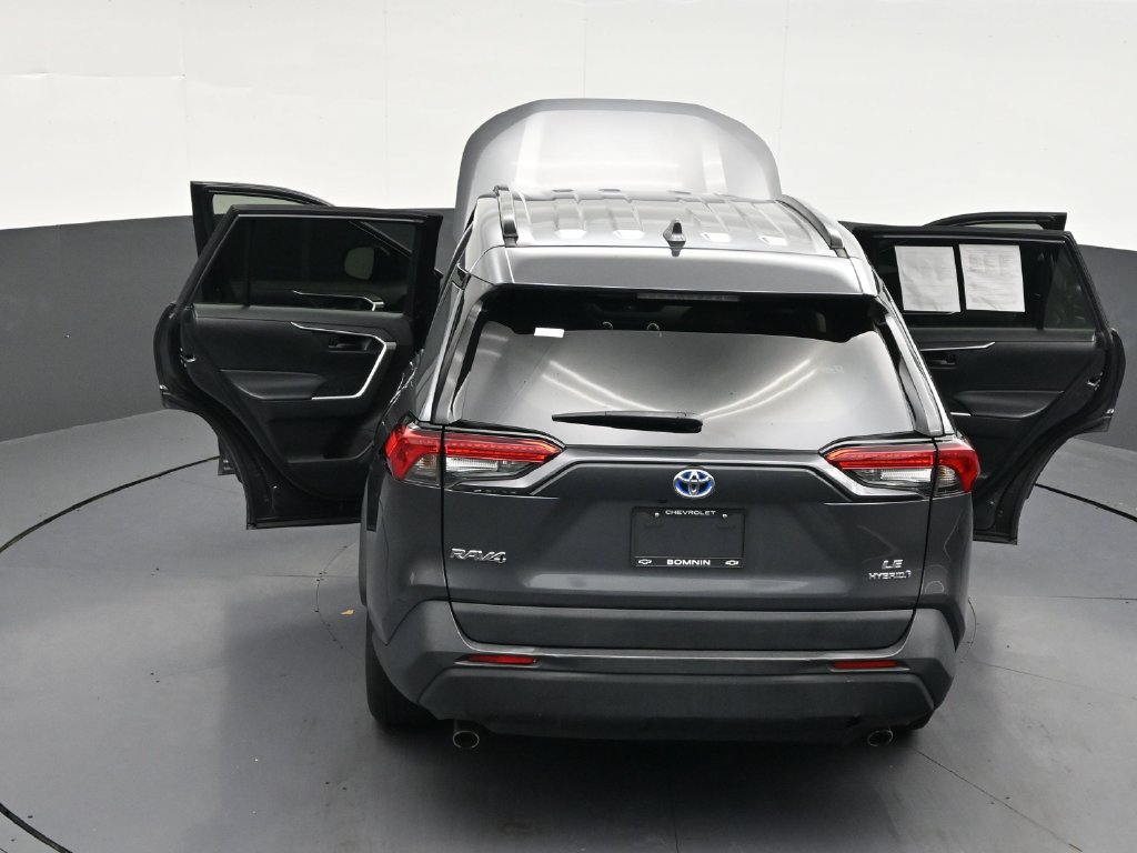 Used 2022 Toyota RAV4 LE AWD/4WD image 35