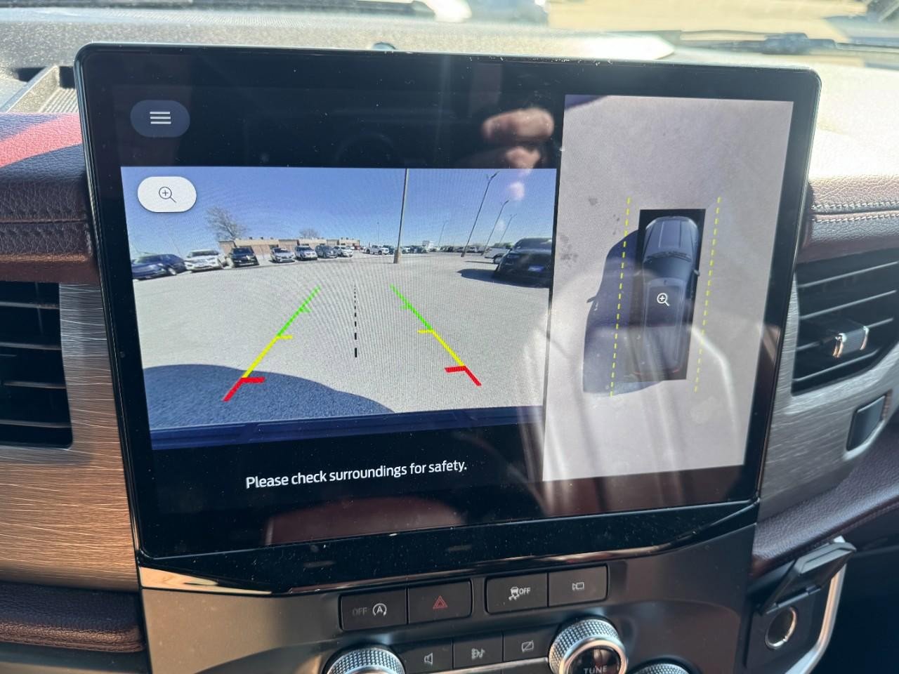 Used 2024 Ford Expedition Limited image 24