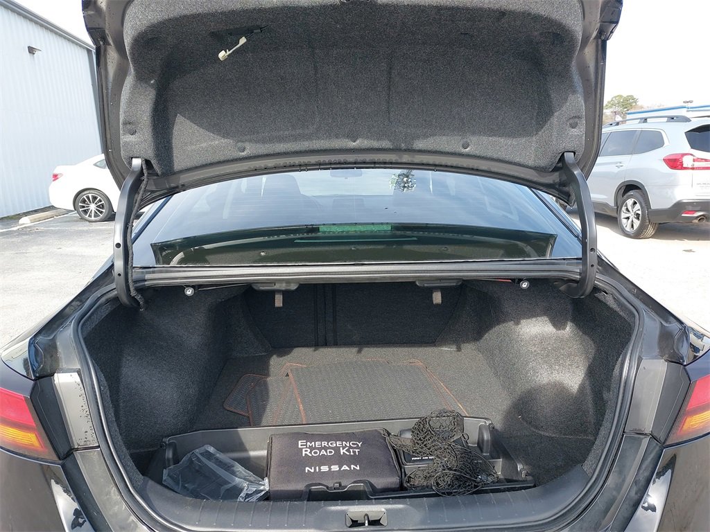 Used 2023 Nissan Altima 2.5 SR image 11