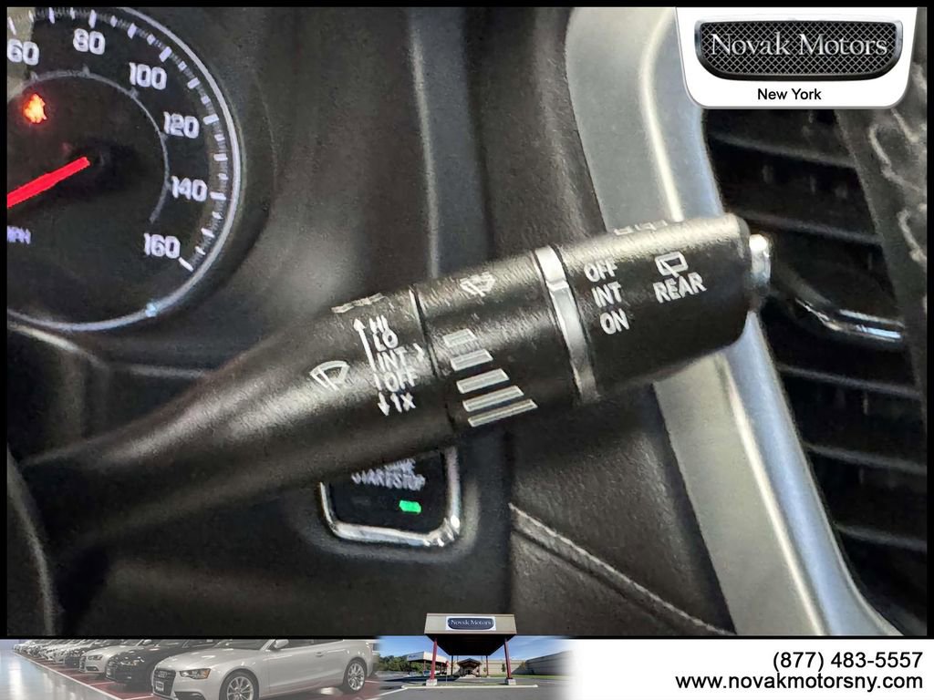 Used 2023 GMC Acadia SLT w/ Preferred Package AWD/4WD image 22