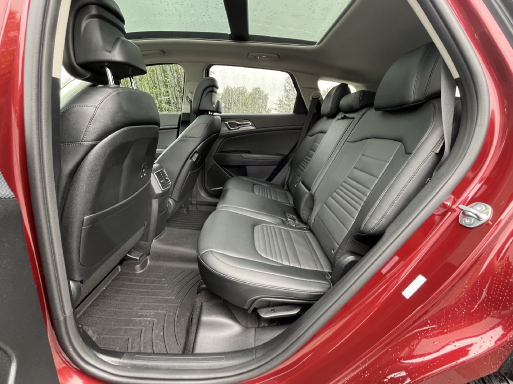 Used 2025 Kia Sportage SX FWD image 28