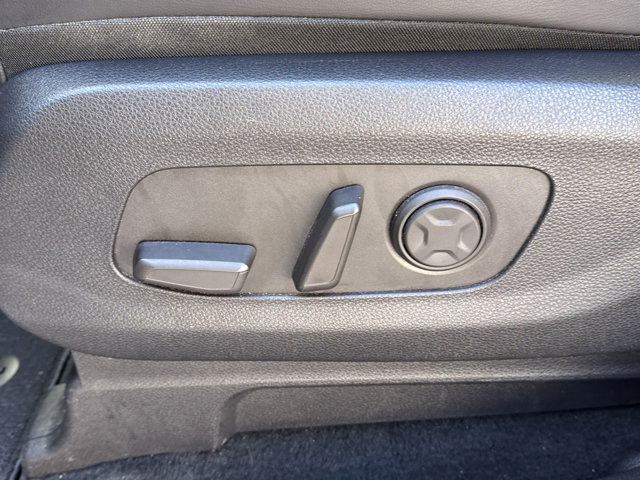 Used 2025 Kia Carnival SX FWD image 30