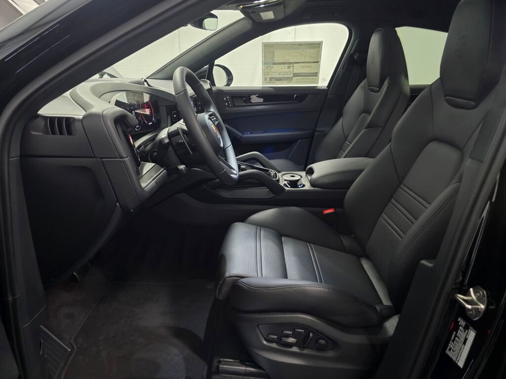 New 2026 Porsche Cayenne GTS image 14